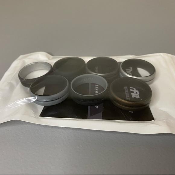 ThunderFit Born Victorious Men’s Silicone Rings Size 14 Wedding Bands - Picture 6 of 6